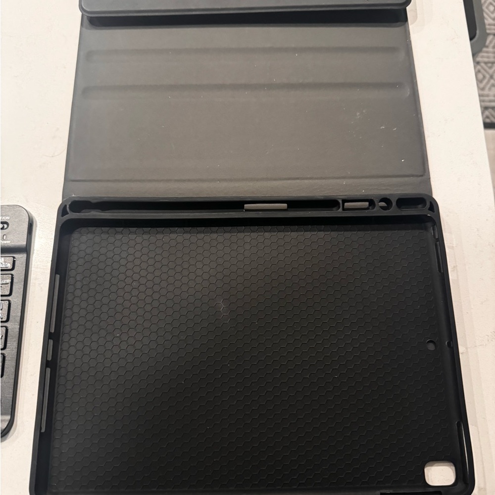 Black iPad Tablet Case keyboard 8th generation 10.2 inch